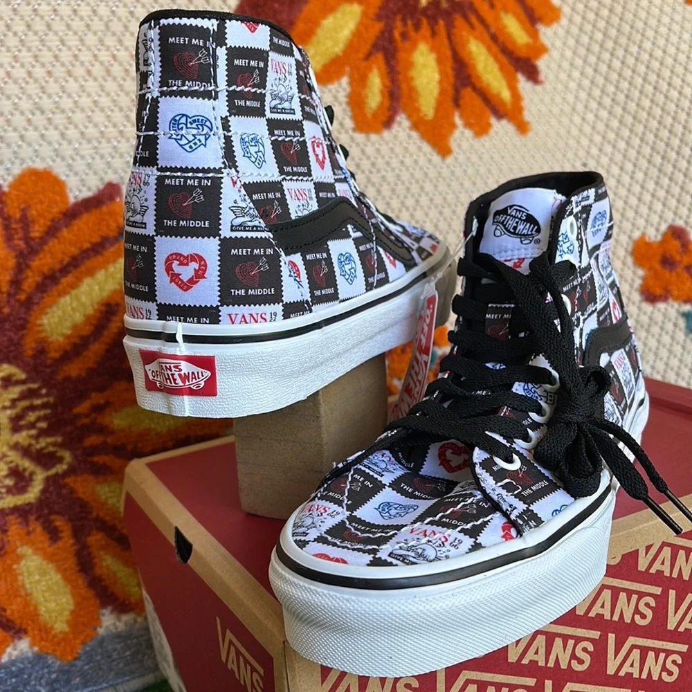 Vans Sk8-Hi Tapered Love Letters Black/True White WMNS sneakers